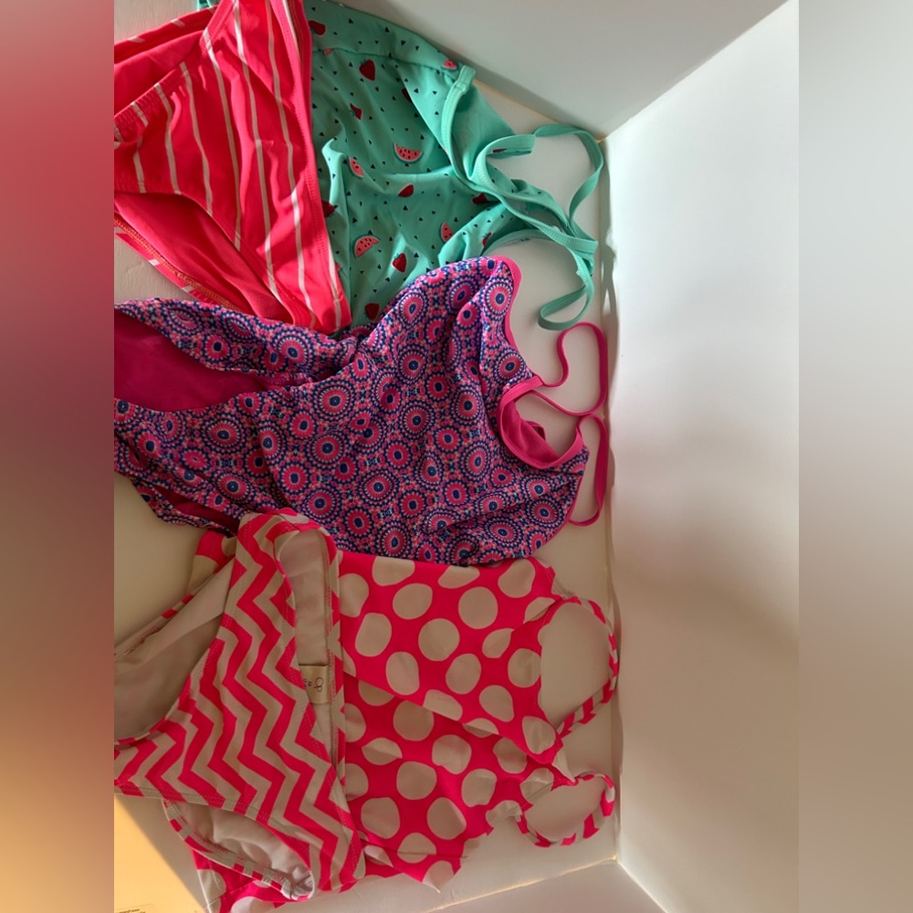 Lot of 3 Girls swimsuits size medium 7/8. Two Old Navy and one OP brand.